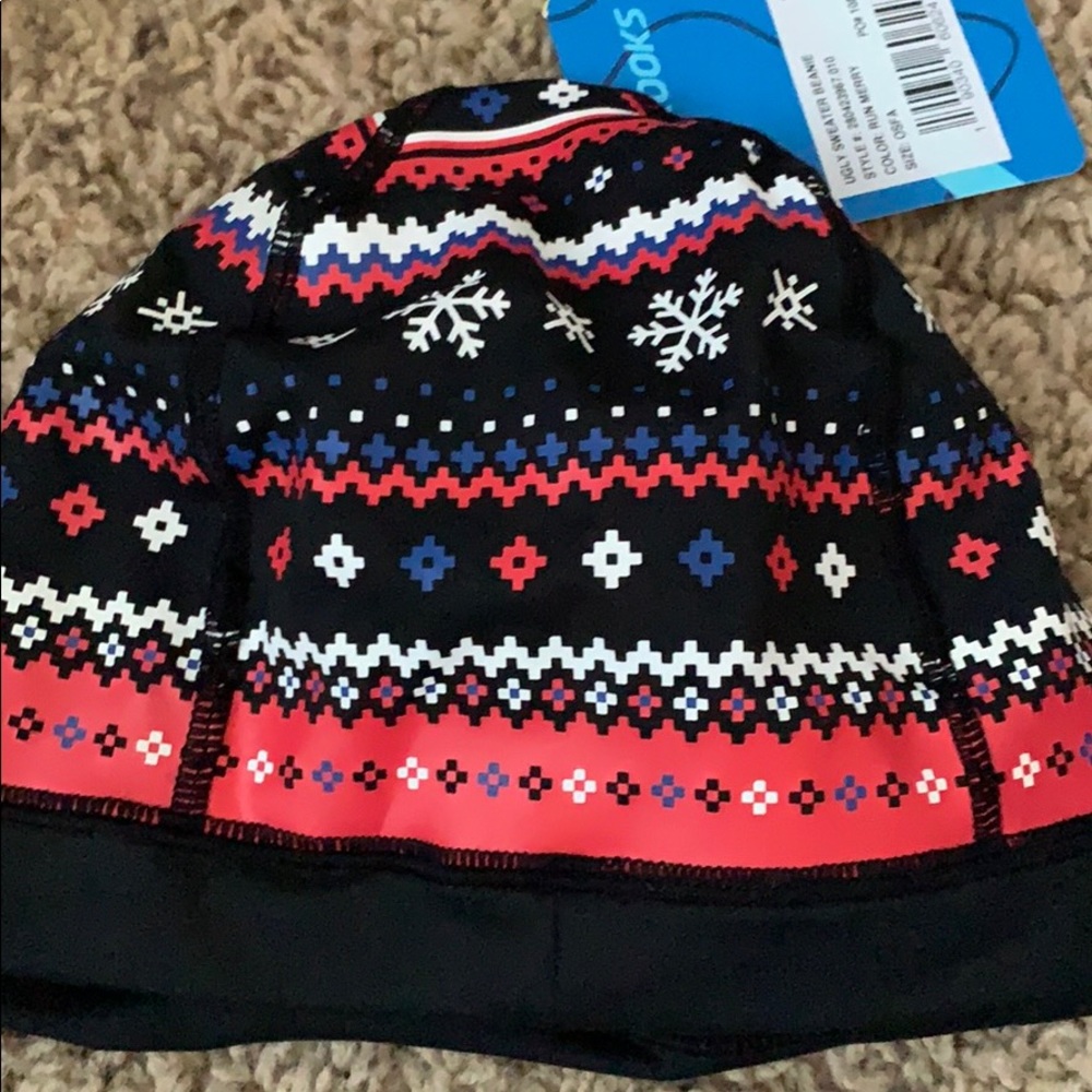Brooks beanie NWT